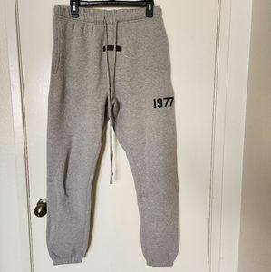 Essentials Fear of God 1977 Sweatpants - Dark Oatmeal Grey
